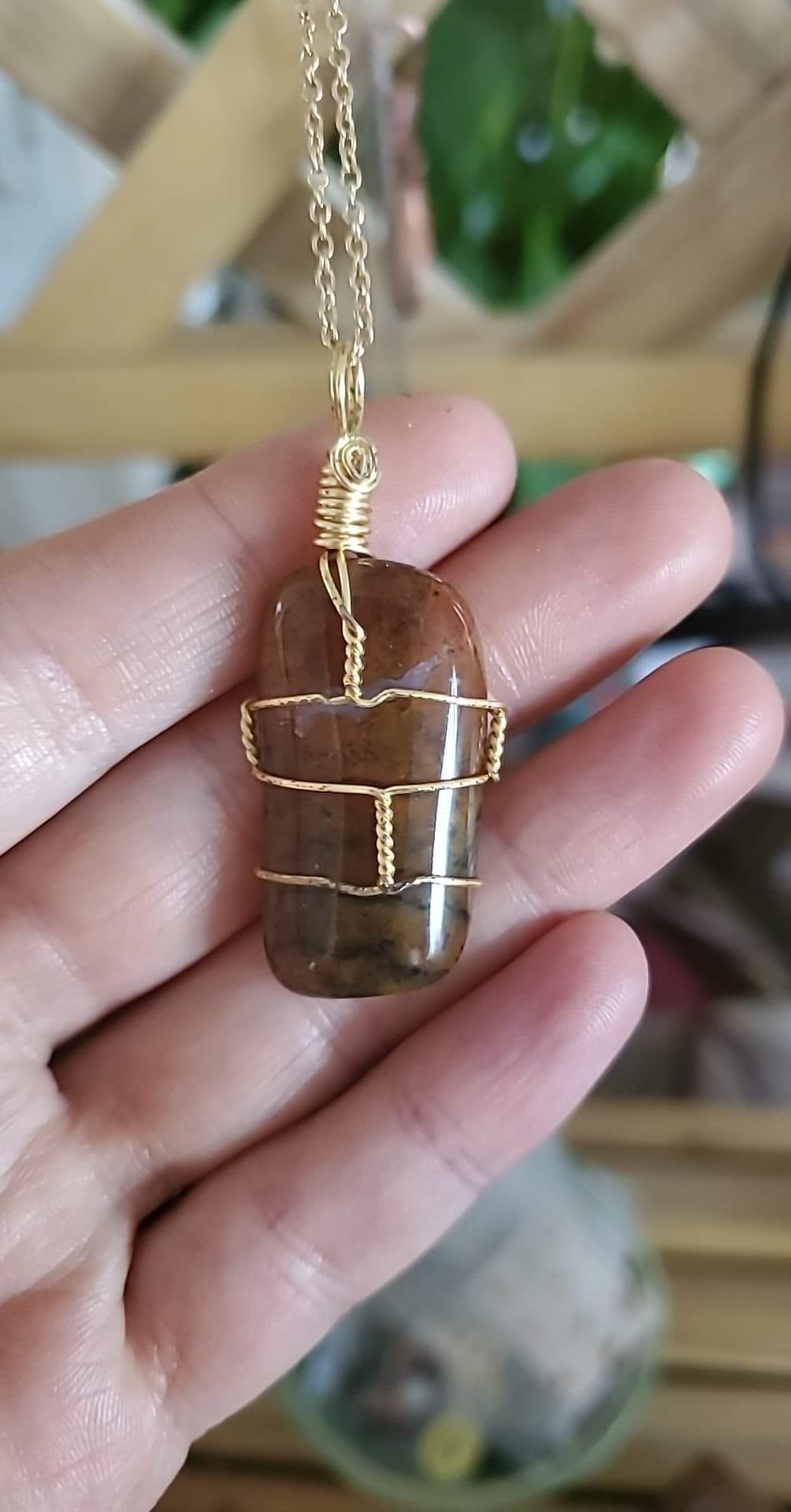 Wrapped (gold) agate